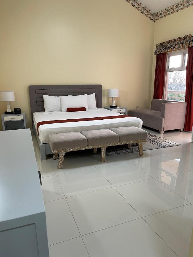 Hotel Grand A View Montego Bay Exterior foto